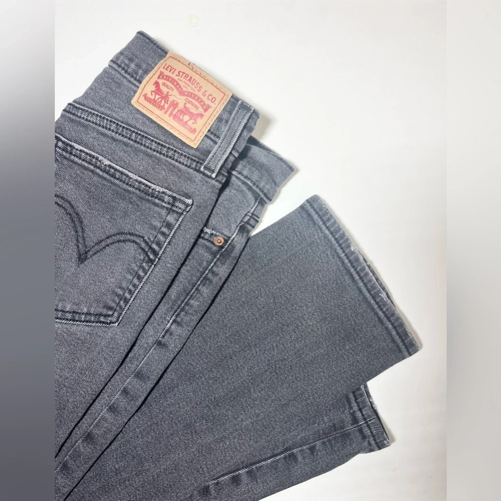 LEVI’S Wedgie Straight Black Distressed Button Fly‎ Jeans | 27 x 28